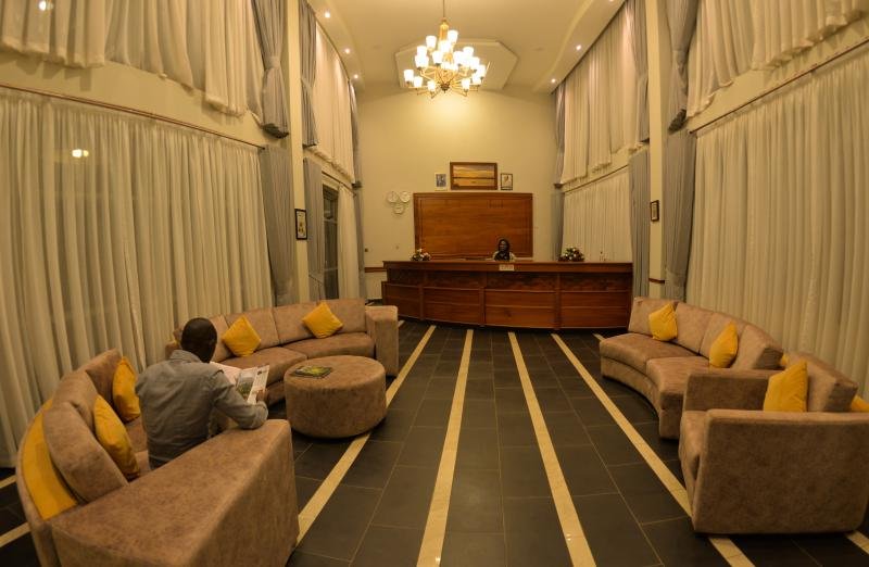 Maple Leaf Hotel Exterior